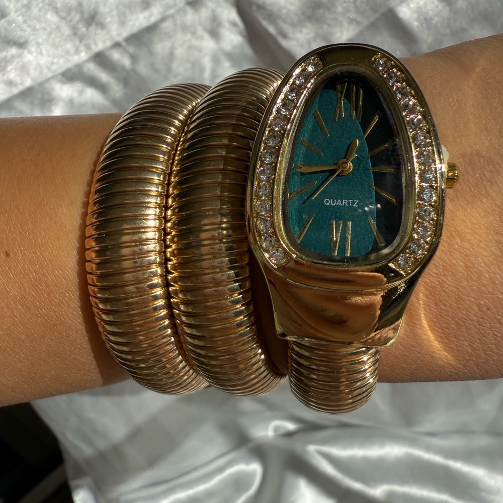 Serpenti gold serpent Snake Coil Wrap Watch – Green Dial & Crystal Detailing - Picture 2 of 7